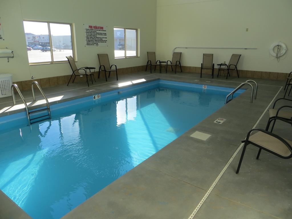 The Edgewood Hotel And Suites Fairbury Εξωτερικό φωτογραφία