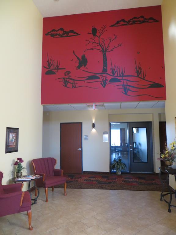 The Edgewood Hotel And Suites Fairbury Εξωτερικό φωτογραφία