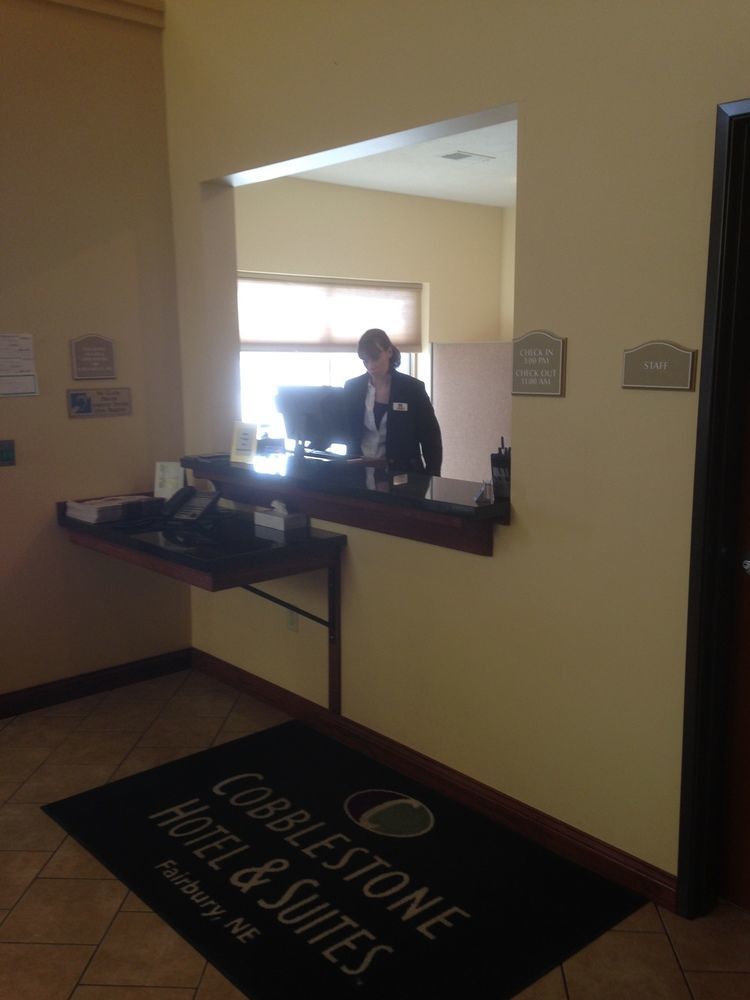 The Edgewood Hotel And Suites Fairbury Εξωτερικό φωτογραφία